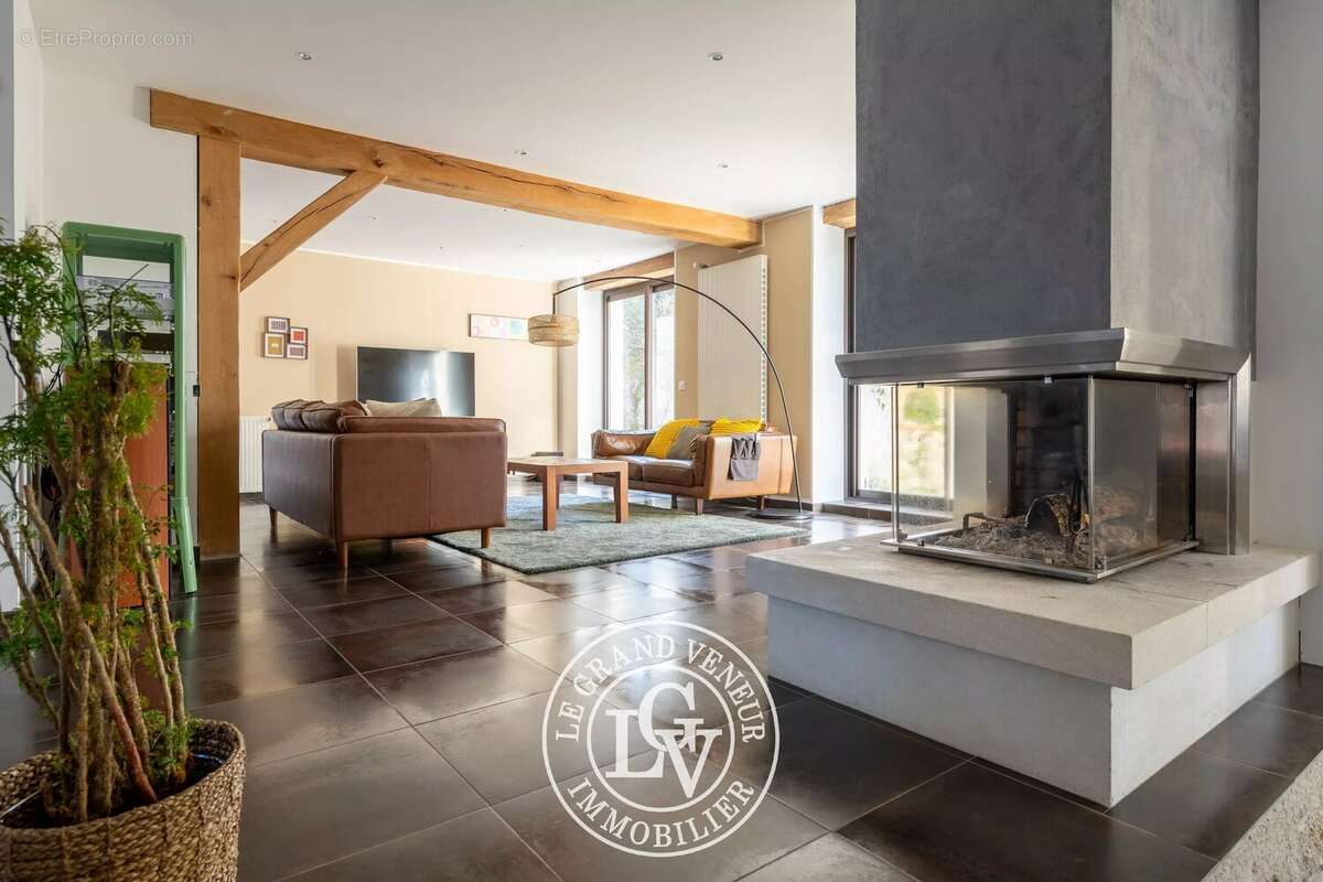 Maison à SAMOIS-SUR-SEINE