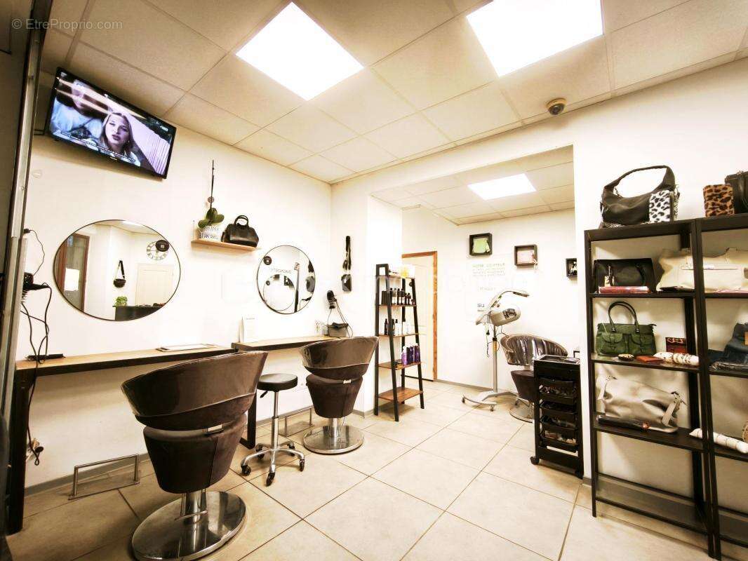 Commerce à LEZIGNAN-CORBIERES