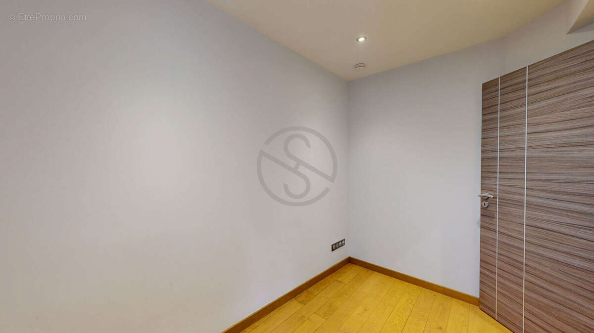 T3 bis - Centre Solaize - Terrasse 50m² ! - photo 10
