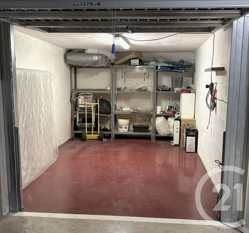 Parking à ROQUEBRUNE-CAP-MARTIN