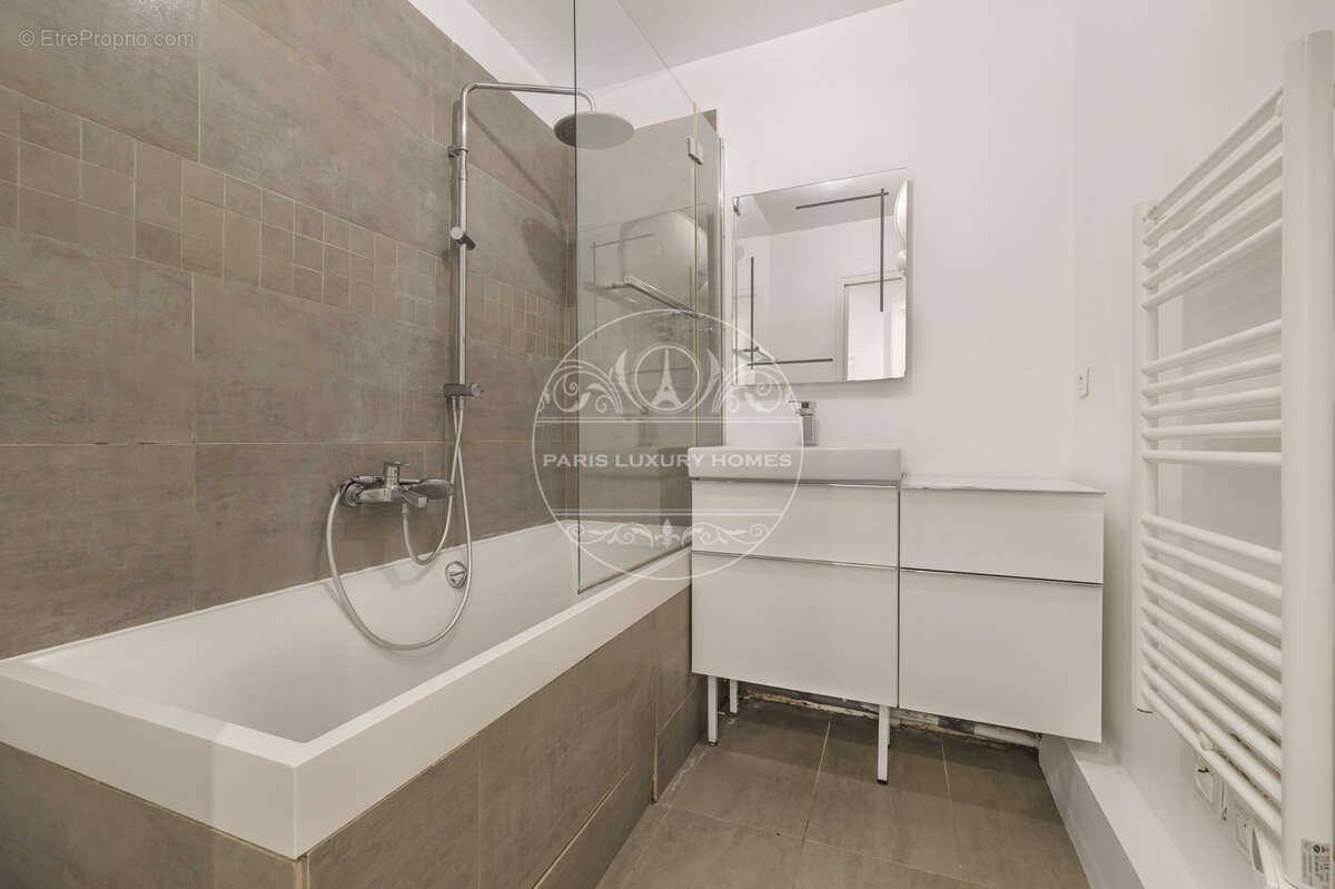 Appartement à PARIS-2E