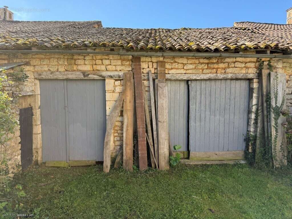 Maison de Campagne Avec 2 Chambres et Jardin Clos De Murs - photo 20