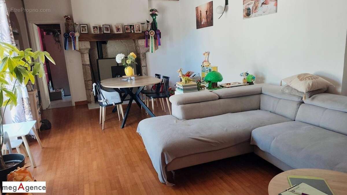 Longère rénovée 3 chambres, dépendances sur 1430 m² de parcelle - photo 3