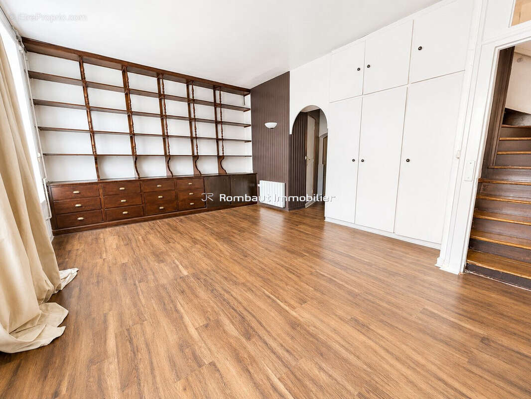 Maison 118 m² à La Celle-Saint-Cloud  - photo 3