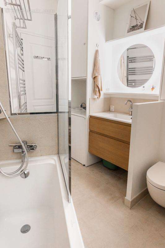 Appartement à PARIS-7E