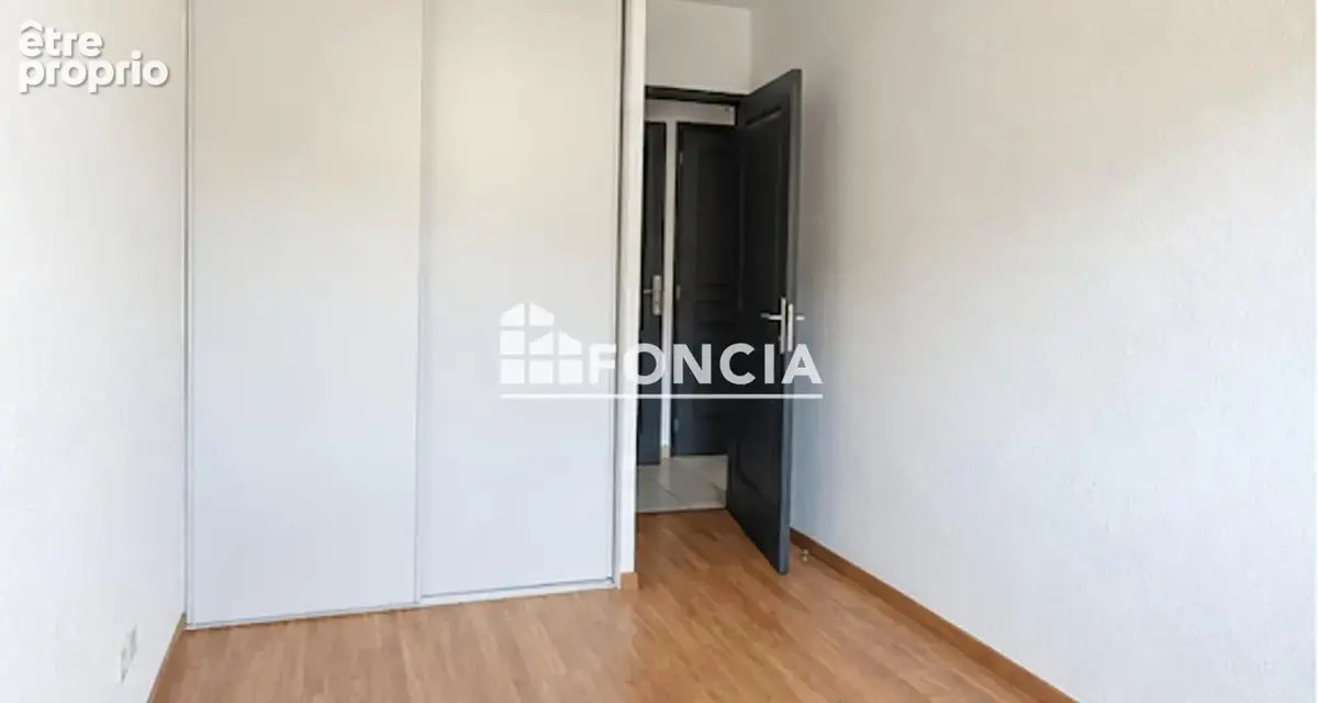 Appartement T3 avec balcon, 2 parking et cave dans résidence avec piscine - photo 5