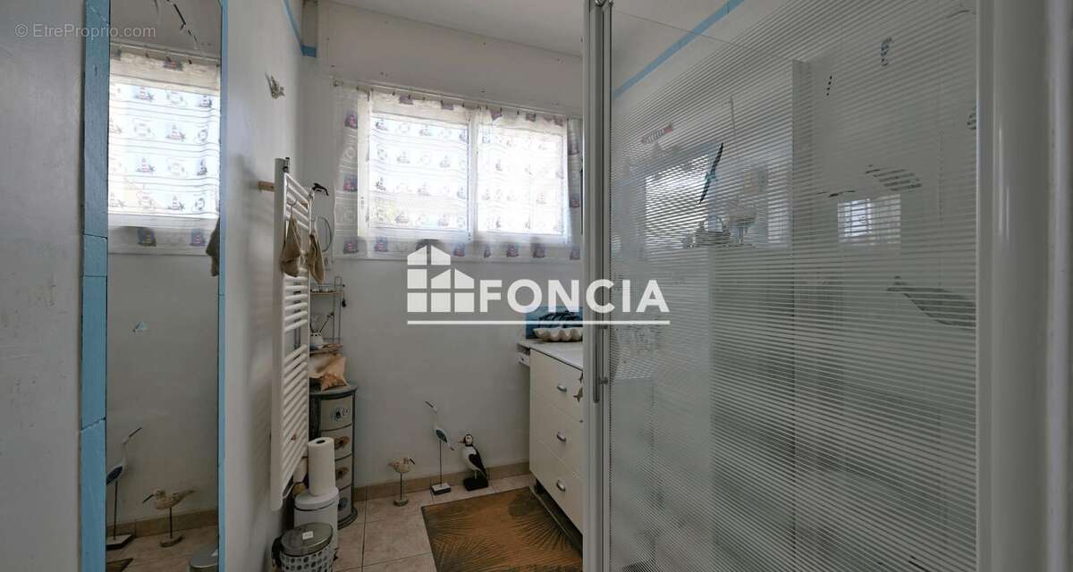 EXCLUSIVITE LUNEL Villa T4 de 117 m2 avec Piscine + Studio de 19 m2 et un Garage de 17 m2 - photo 8
