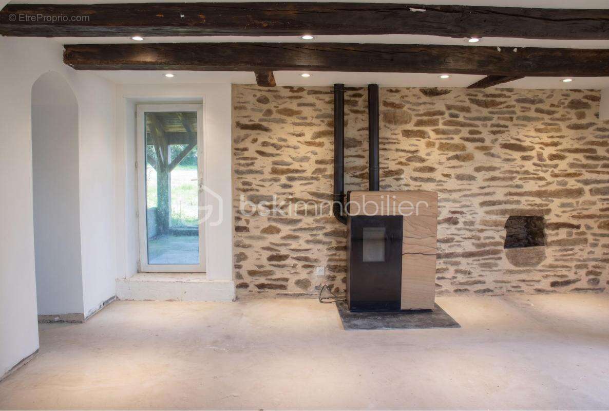 Maison en pierre de 100 m², 4 chambres, atelier et terrasse couverte - photo 2