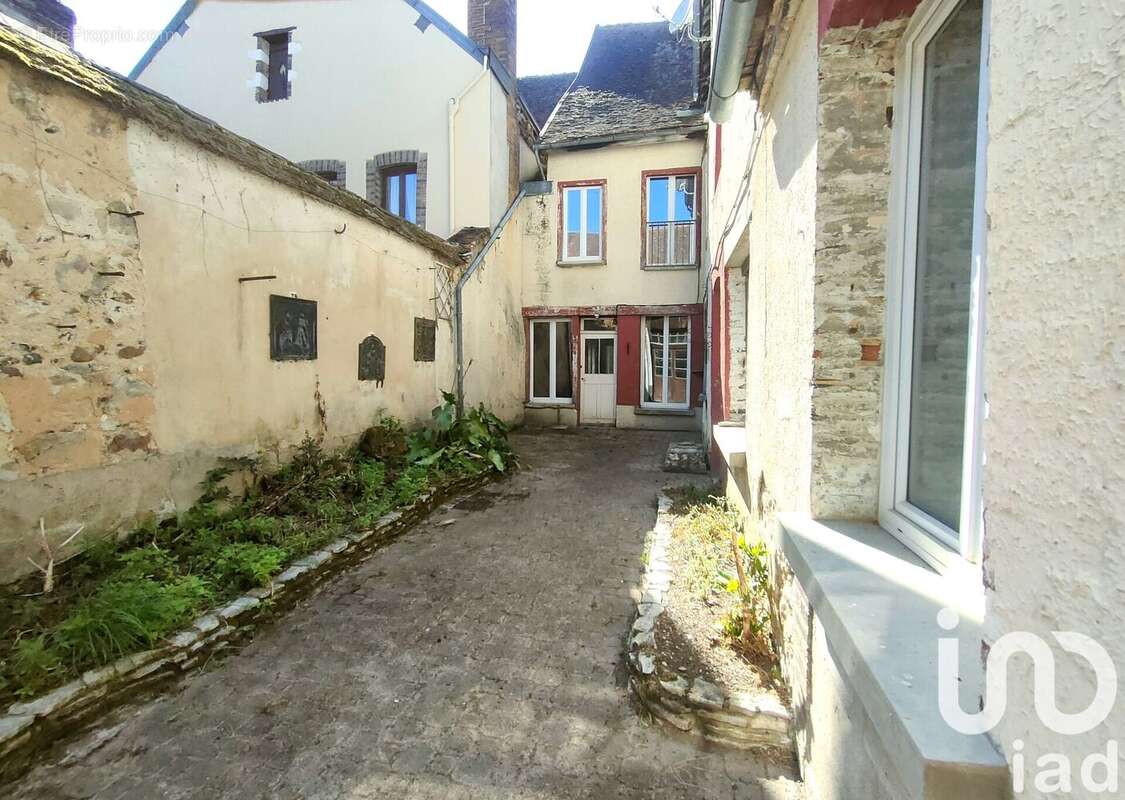 Photo 2 - Maison à VILLENEUVE-L'ARCHEVEQUE