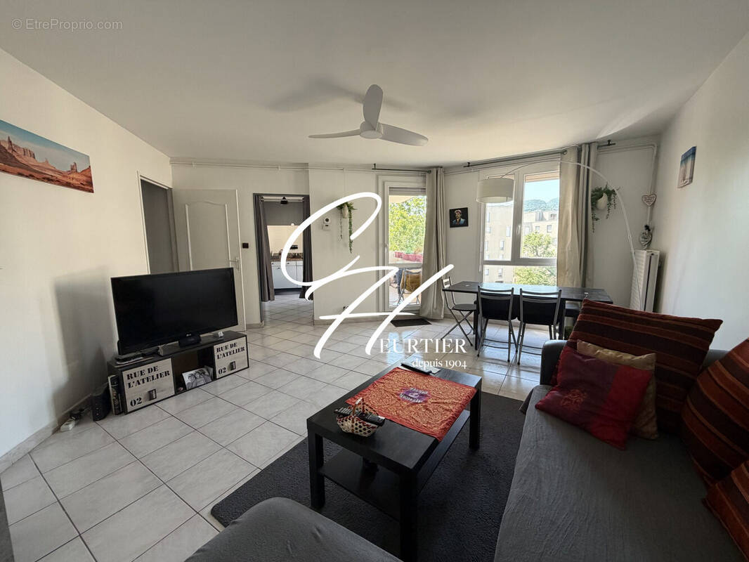 Appartement à FONTAINE