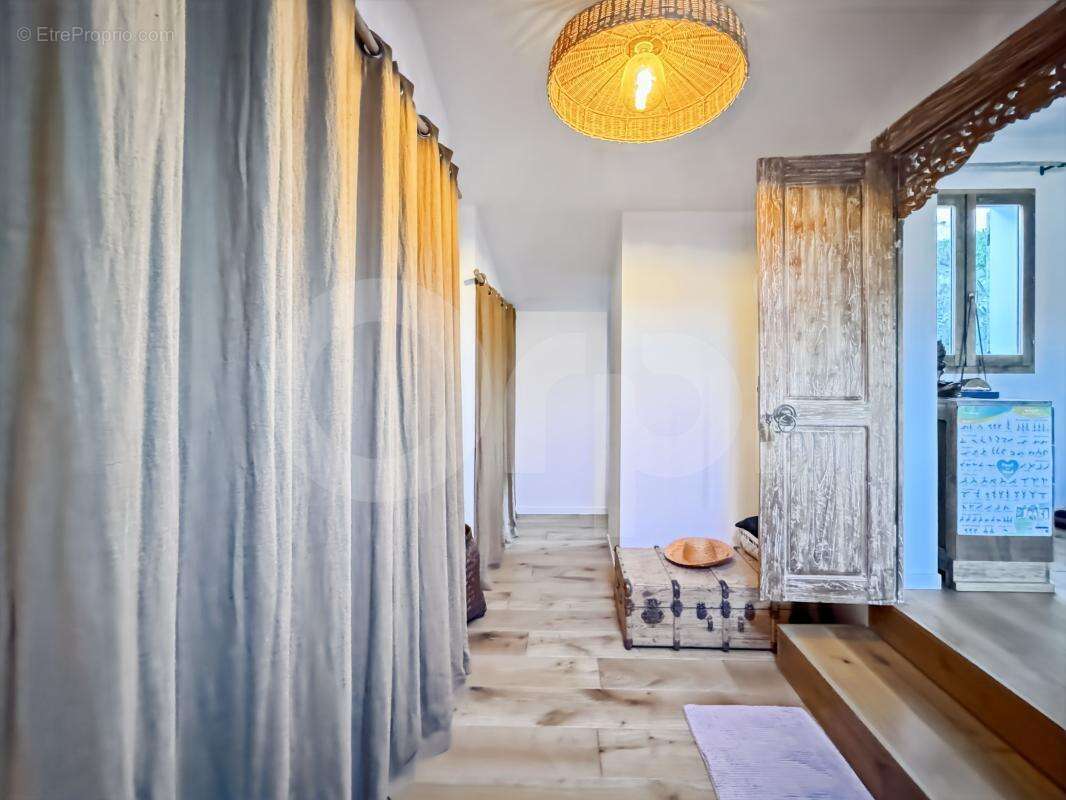 Maison à LA LONDE-LES-MAURES