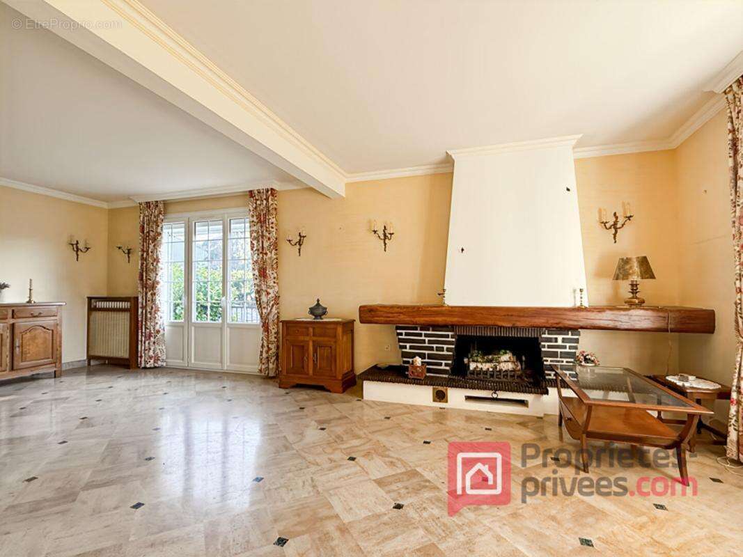 Maison à MERREY-SUR-ARCE