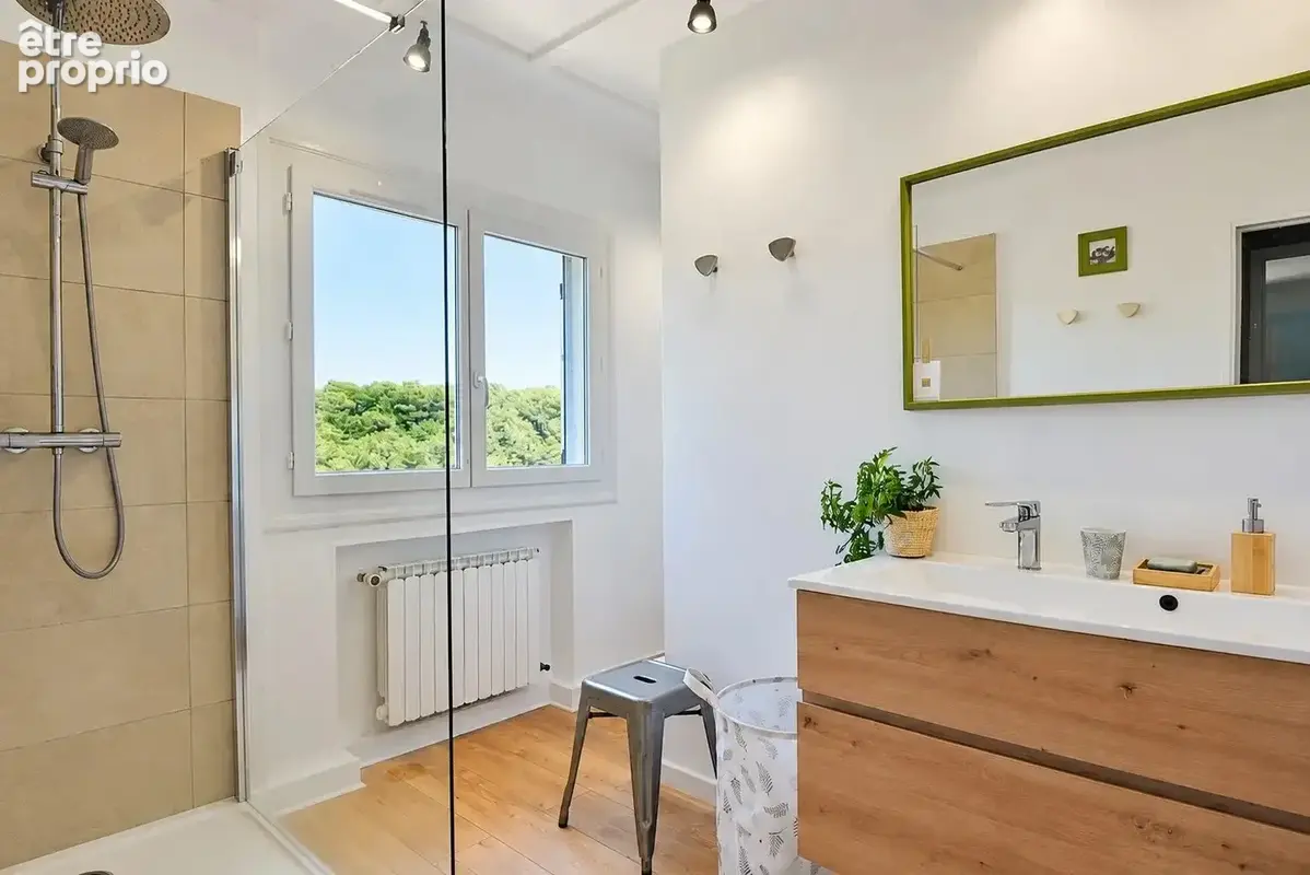 Tourrettes - Villa avec dépendance, piscine et vue - photo 11