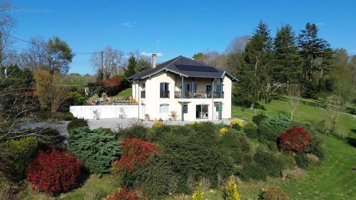 Maison à SAUVETERRE-DE-BEARN