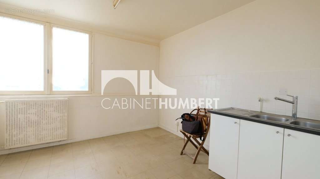 Appartement 53 m² à Saint-Etienne  - photo 2