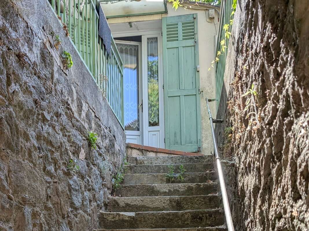 Maison 83 m² à Collobrieres  - photo 3