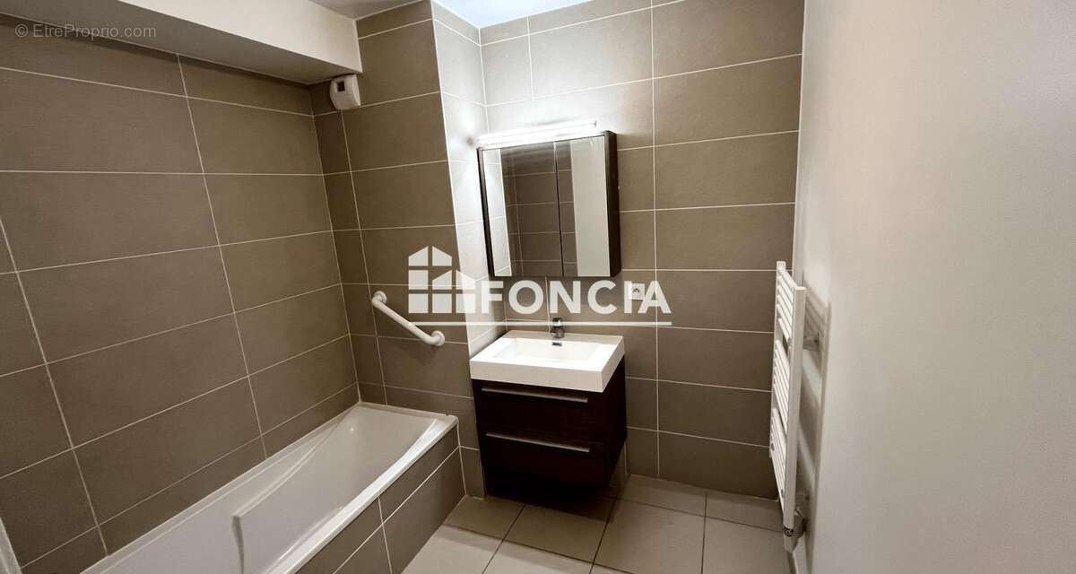 Appartement à BORMES-LES-MIMOSAS