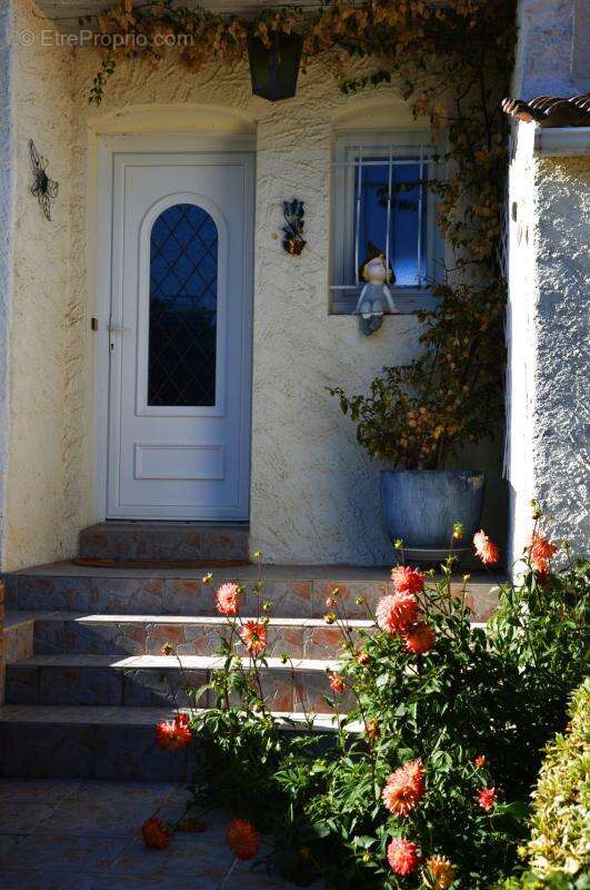 Maison à SAINT-GEORGES-DE-POINTINDOUX