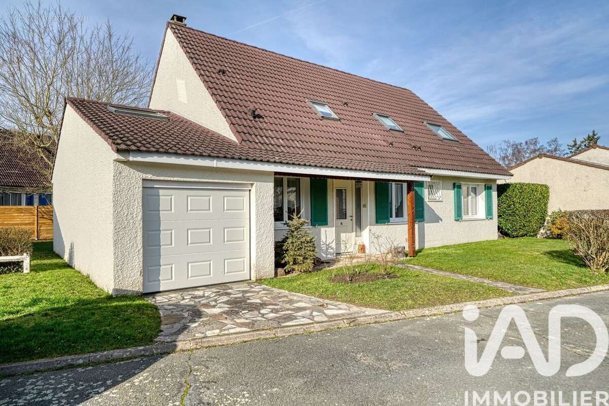 Maison 158 m² à Forges-Les-Bains  - photo 3