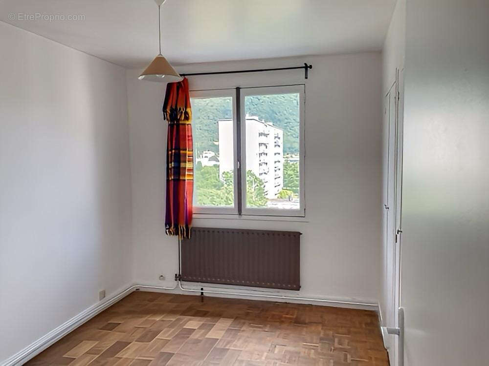 Appartement à SAINT-MARTIN-D&#039;HERES