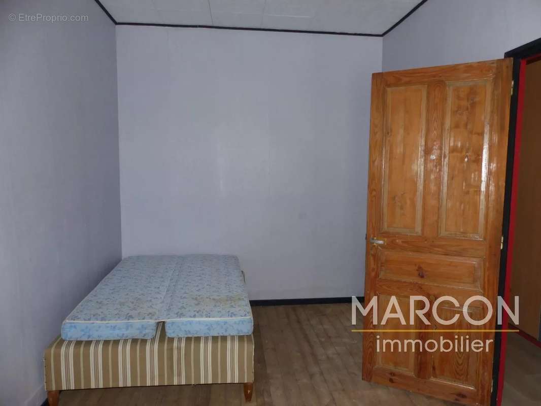 Maison à LA VILLENEUVE