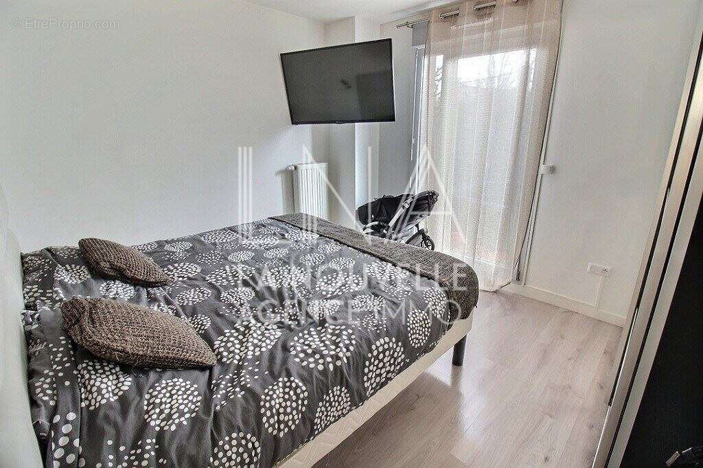 Appartement à LES LILAS
