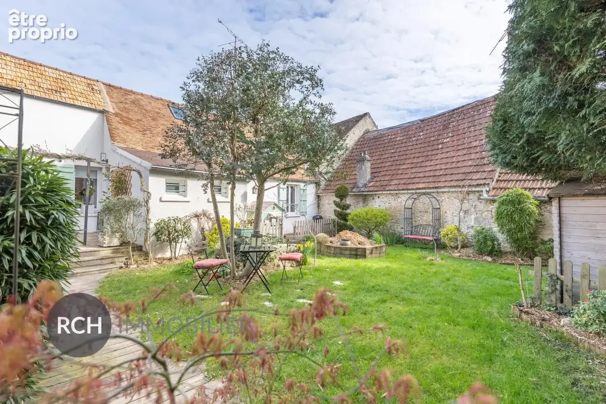 Exclusivité - Forêt de Rambouillet - Maison ancienne avec joli jardin clos de mur - photo 4