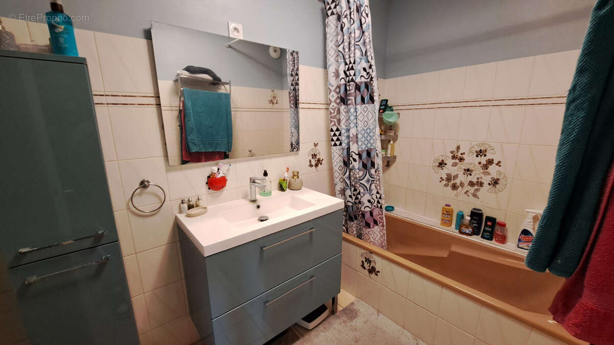 Appartement à SAINT-VALERIEN