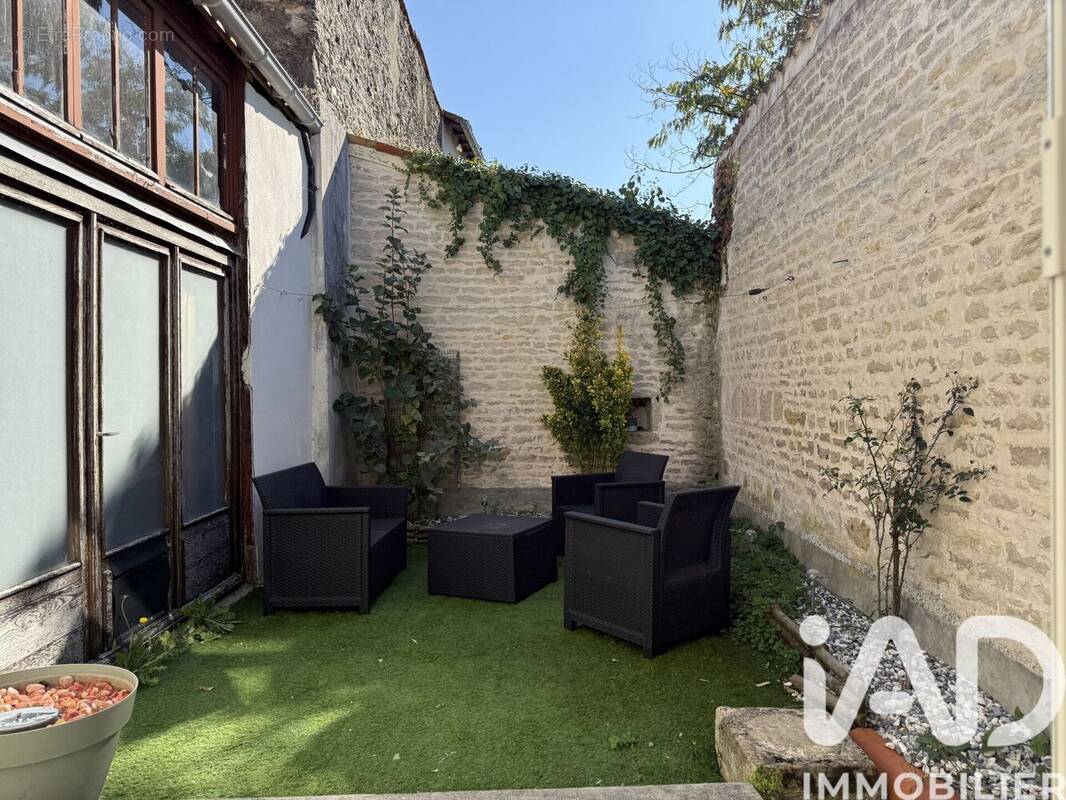 Photo 1 - Maison à MAUZE-SUR-LE-MIGNON