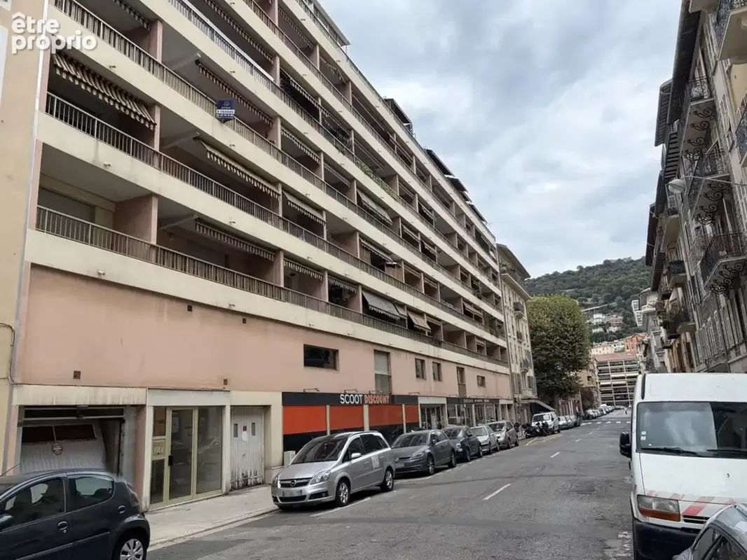 Place de parking accès de plain-pied - Nice Riquier - photo 2