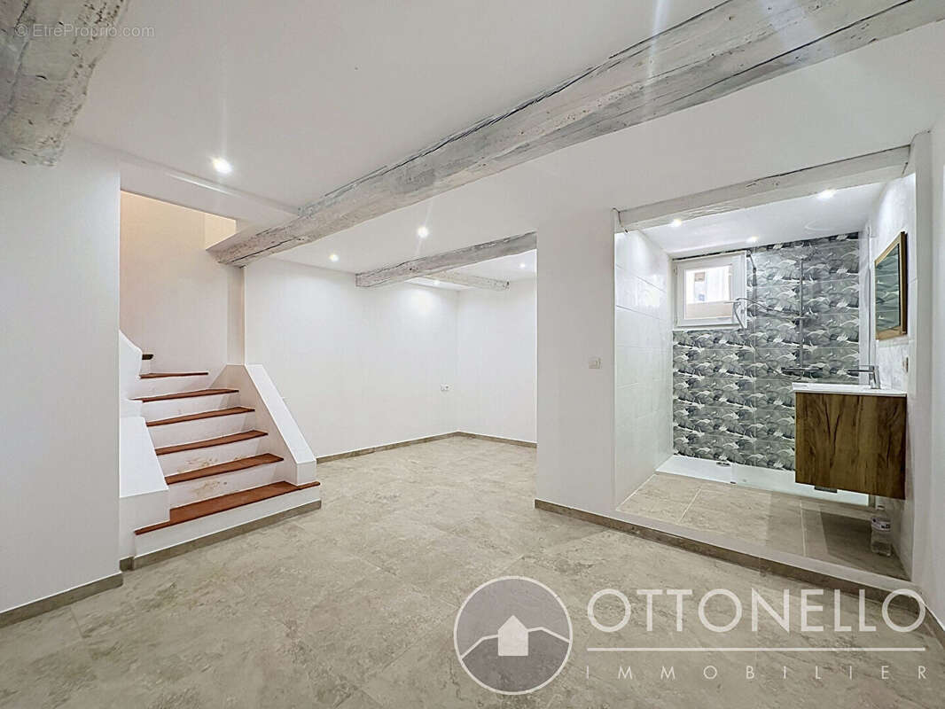 Appartement en souplex Roquebrune Sur Argens 4 pièces 75,20 m2 avec cour intérieure - photo 9