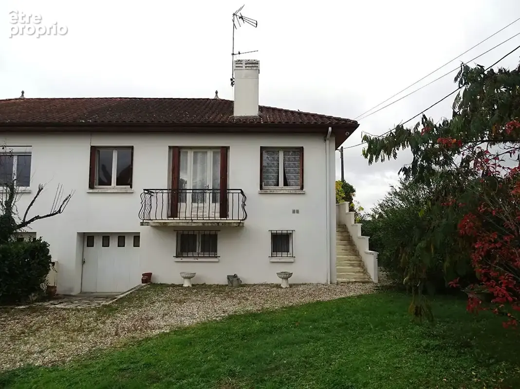 Maison Neuvic 4 pièce(s) 100 m2 - photo 1