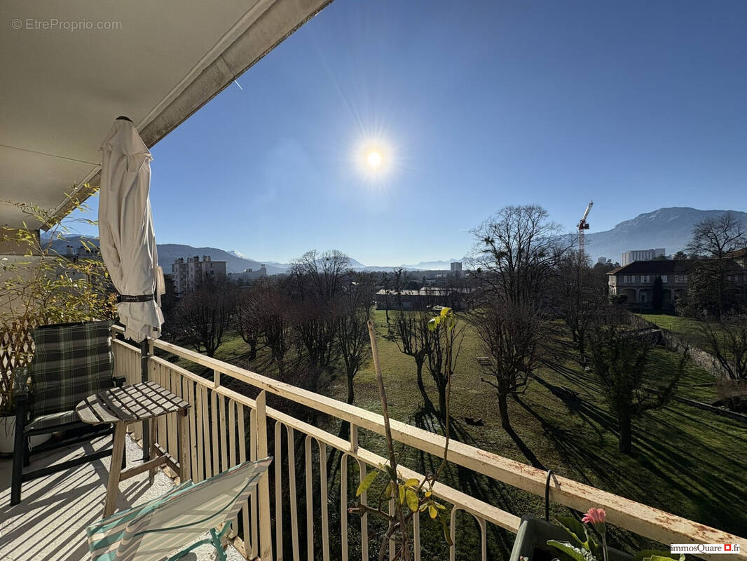 Appartement à MEYLAN