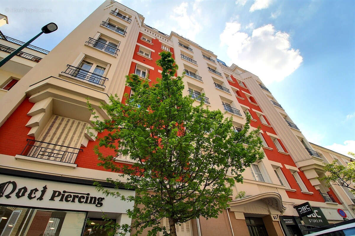 Appartement à LA GARENNE-COLOMBES