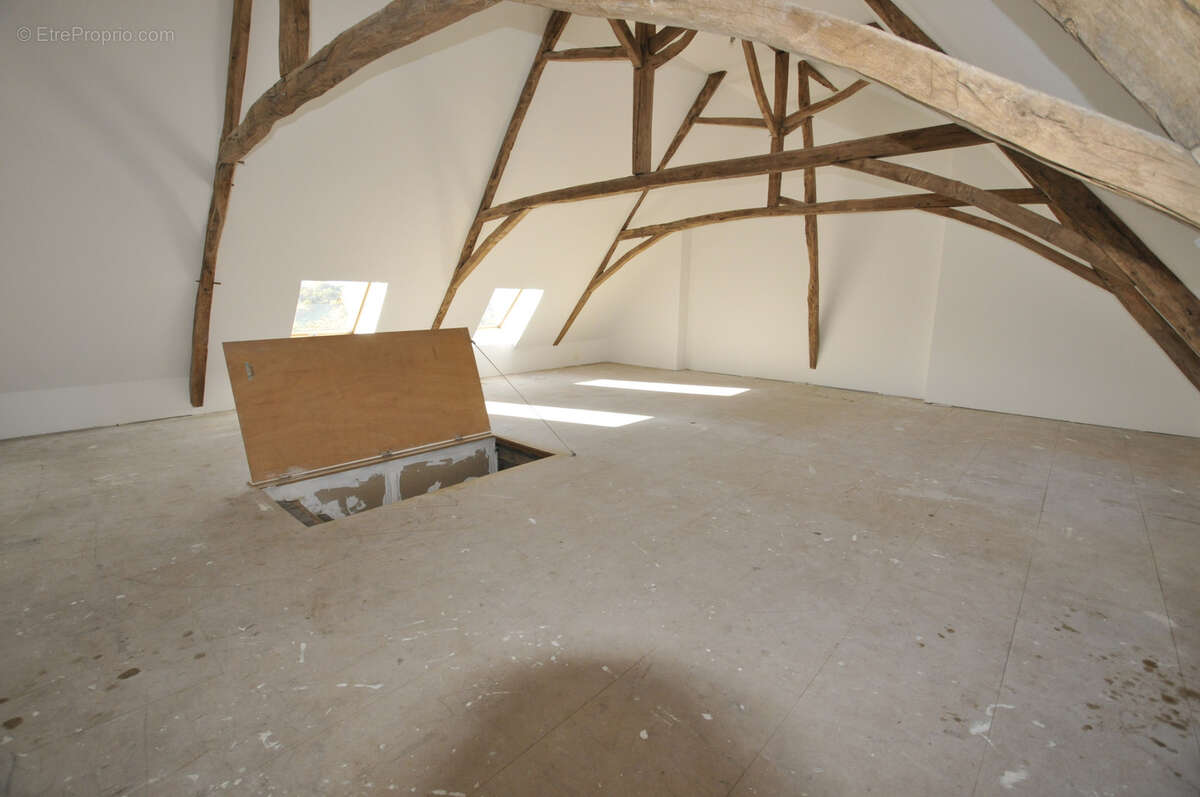 Maison à PIERRE-BUFFIERE