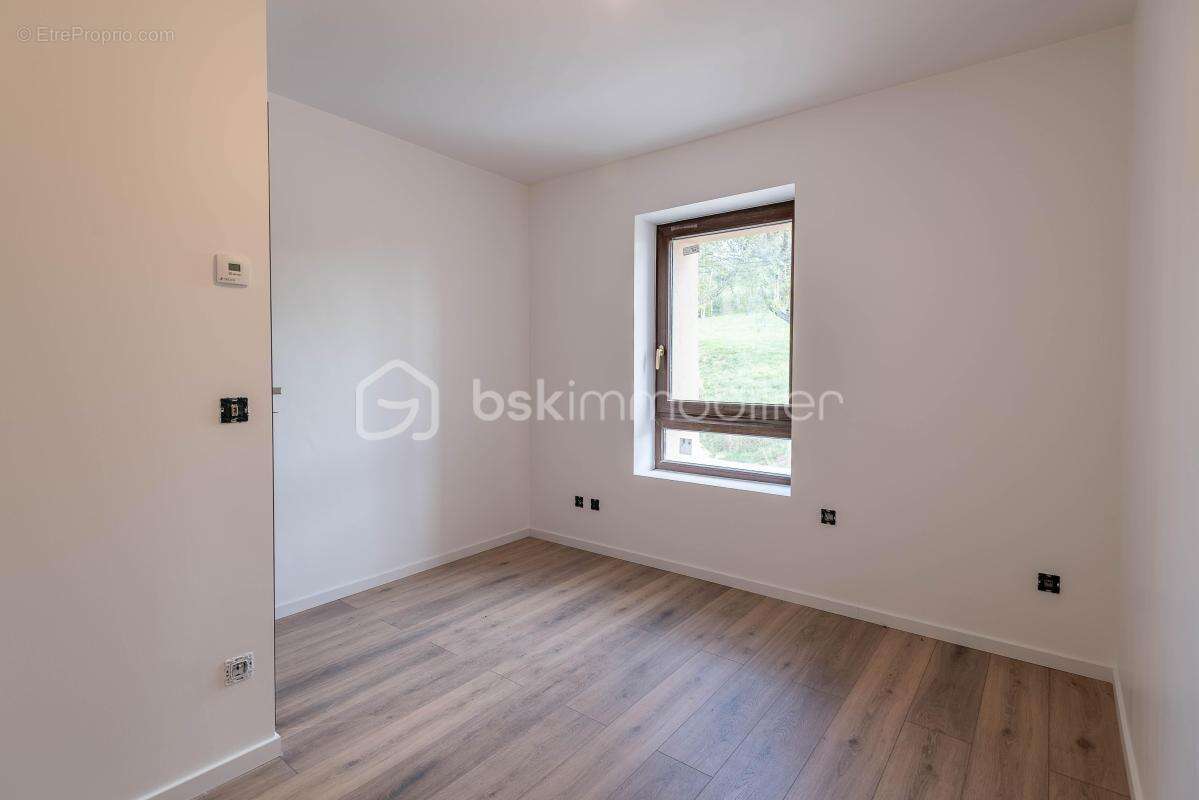 Appartement à PRINGY