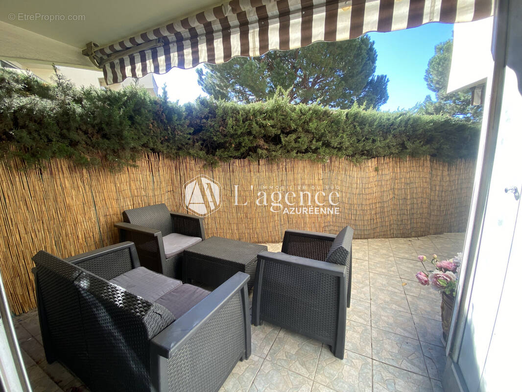 Appartement à SAINT-LAURENT-DU-VAR