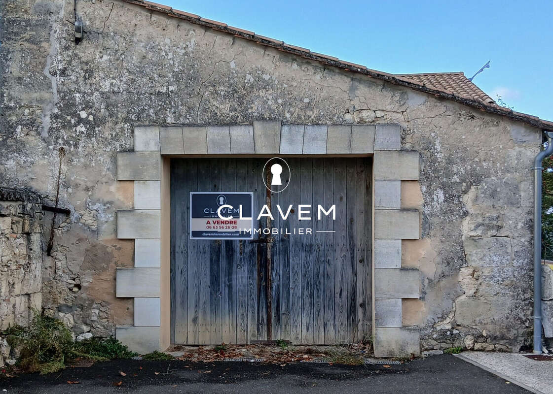 Parking à CUBNEZAIS