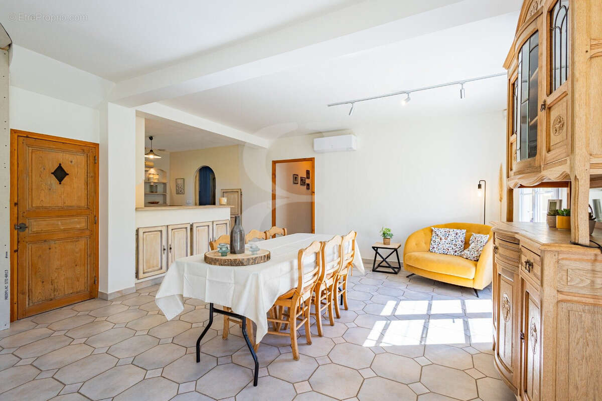 Maison à VAISON-LA-ROMAINE