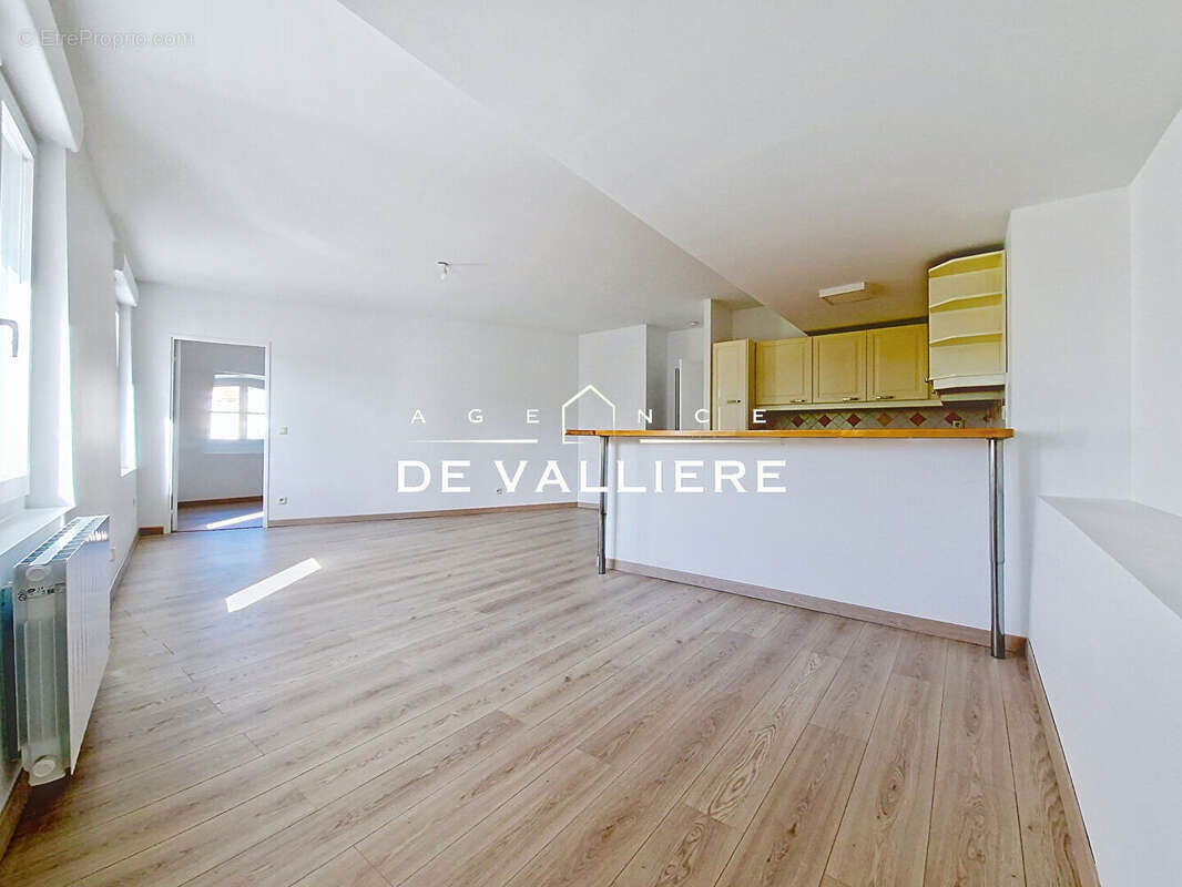 Appartement à NANTERRE