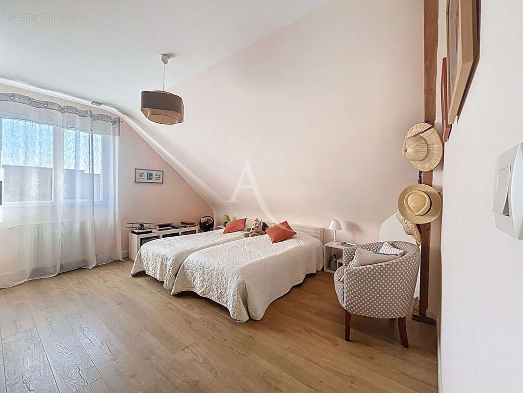 Maison à LES PONTS-DE-CE