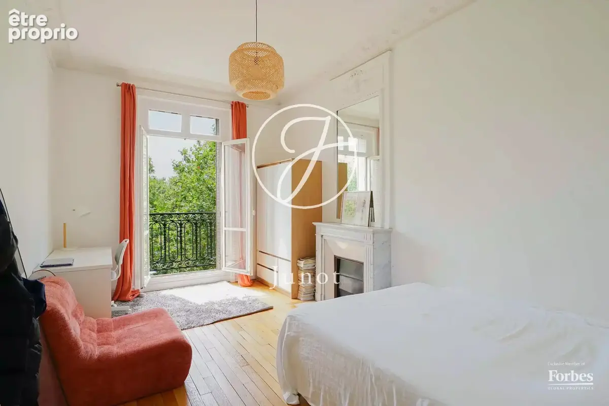 Paris 7e - SAINT DOMINIQUE / CHAMP DE MARS - Appartement - 7 pièces - 201,63m² - 202,80m² au sol - 4/5 chambres - Vues dégagées  - photo 10