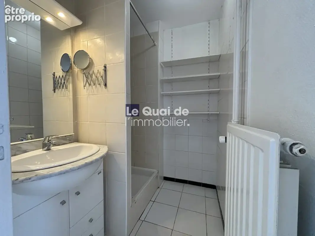 Appartement 69 m² à Fontaine  - photo 8