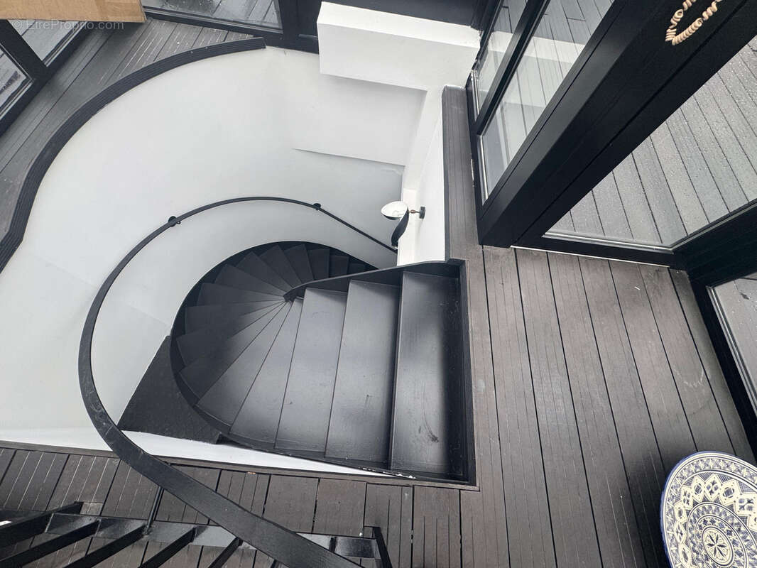 Appartement à NEUILLY-SUR-SEINE