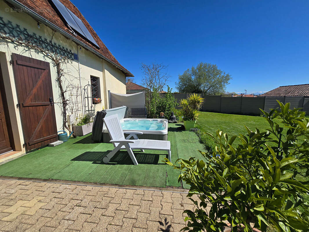 Maison à MAZEROLLES