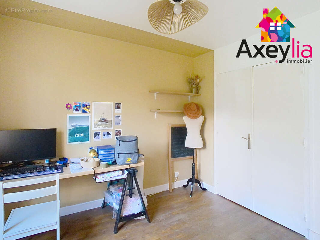 Maison à LA PACAUDIERE