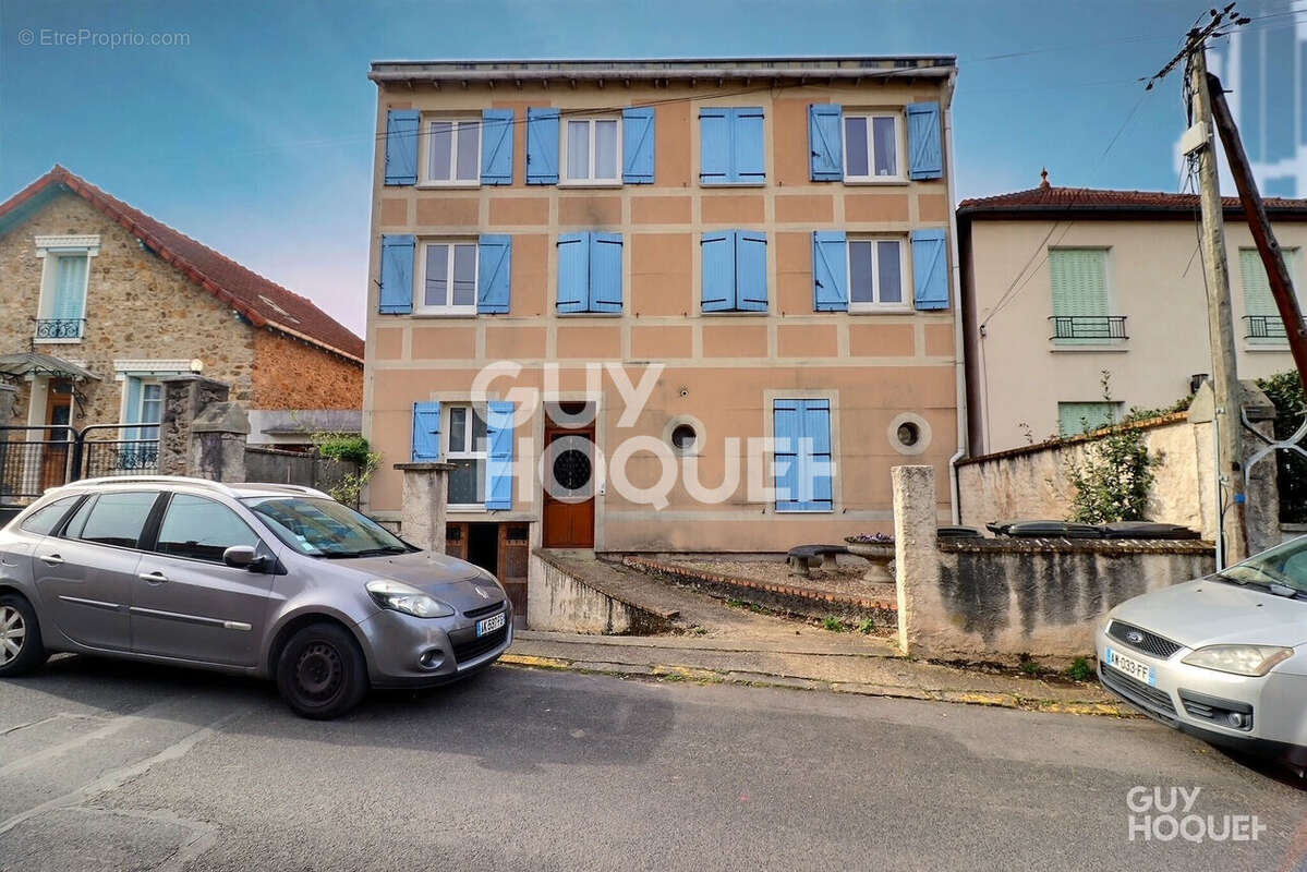 Appartement à SAINT-MICHEL-SUR-ORGE