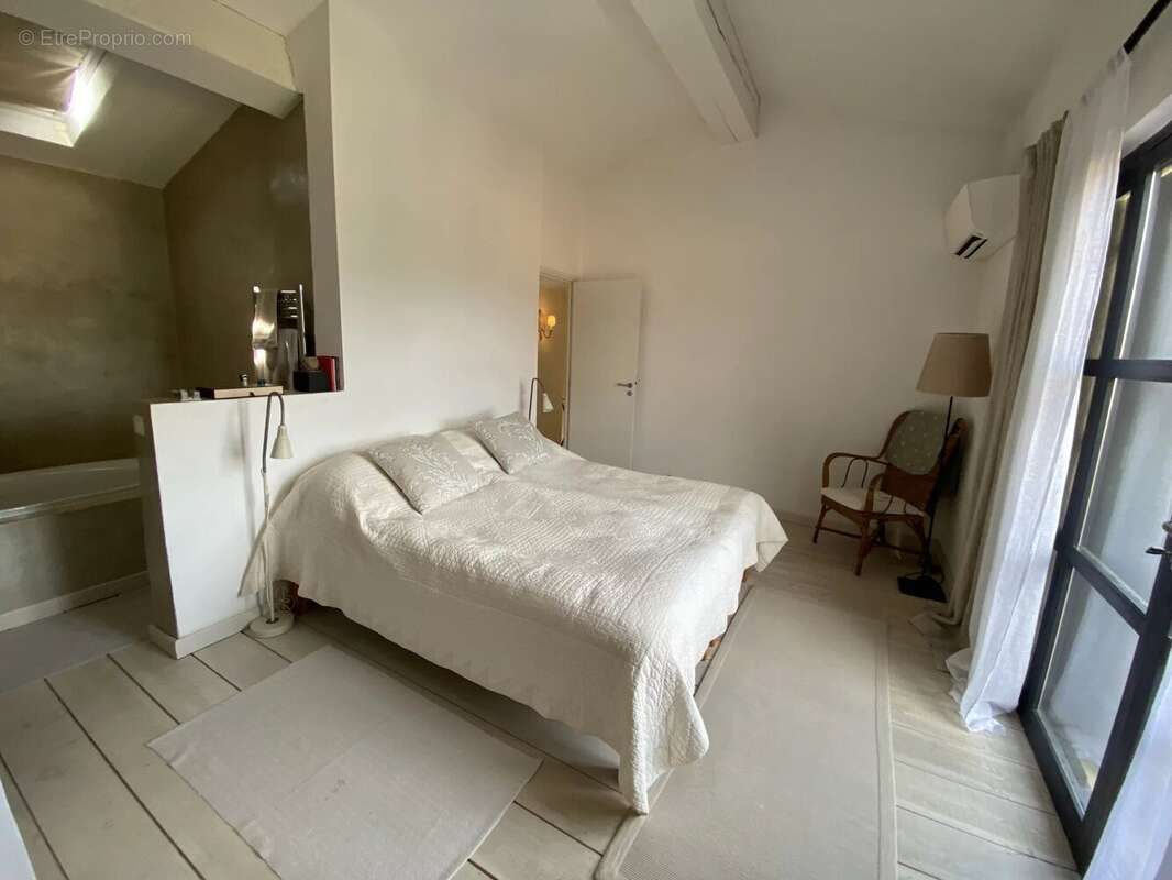 Maison à LA GARDE-FREINET