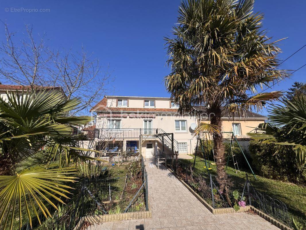 Maison à TREMBLAY-EN-FRANCE