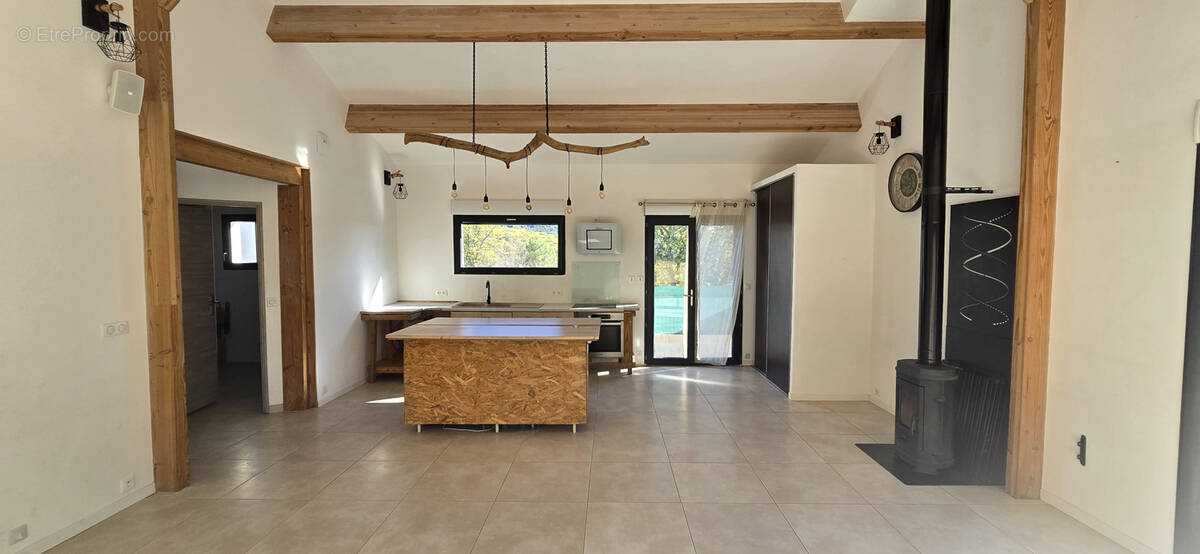 Maison à SAINT-JEAN-DE-LA-BLAQUIERE